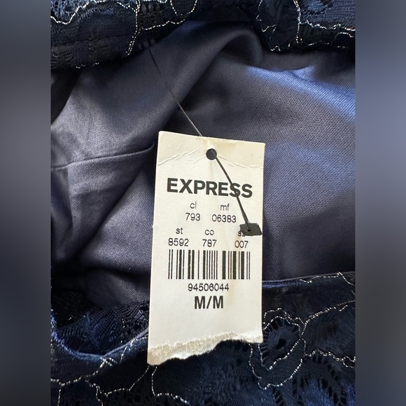 Express open back lace dress‎ - Picture 2 of 3